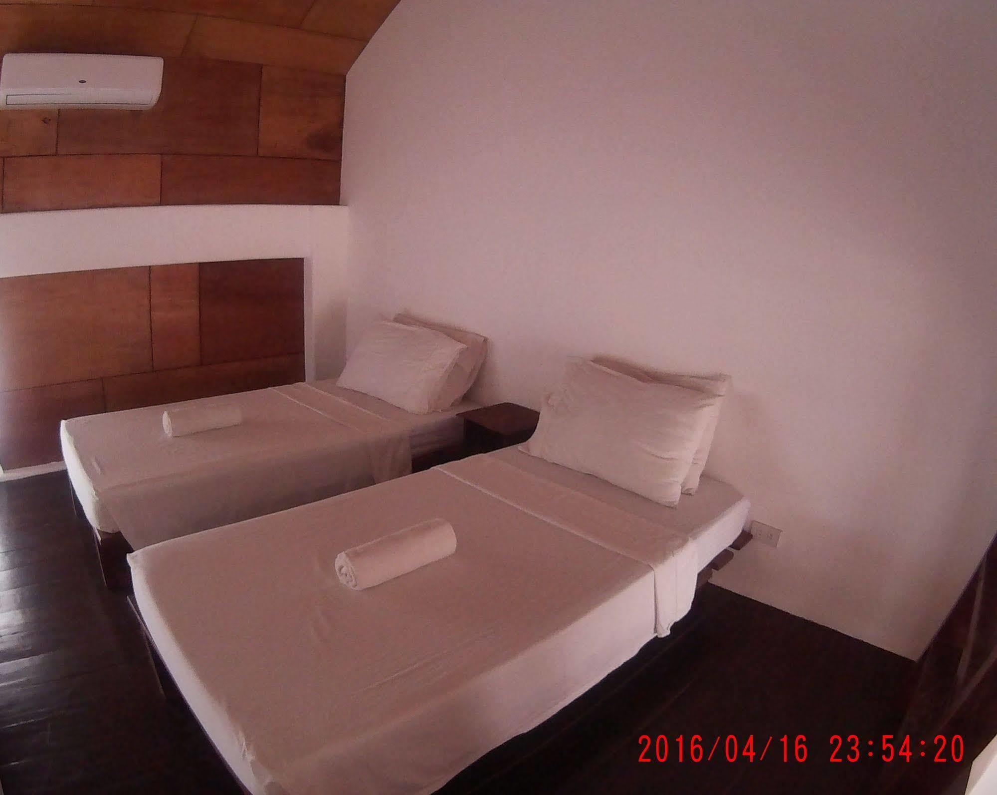 ホテル Boracay Coco Huts Balabag  エクステリア 写真